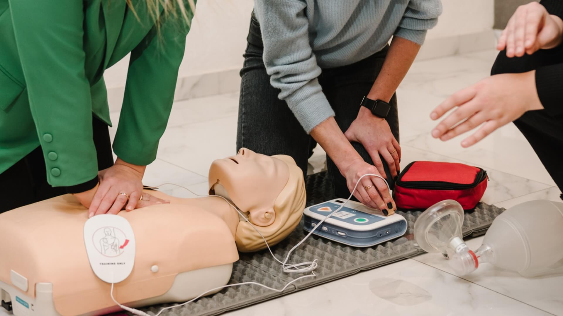 CPR vs. AED Which training course is right for you | CPR1