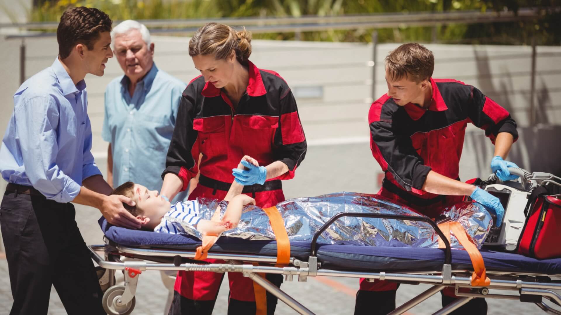 Special Considerations When Using an AED in Unique Situations | CPR1