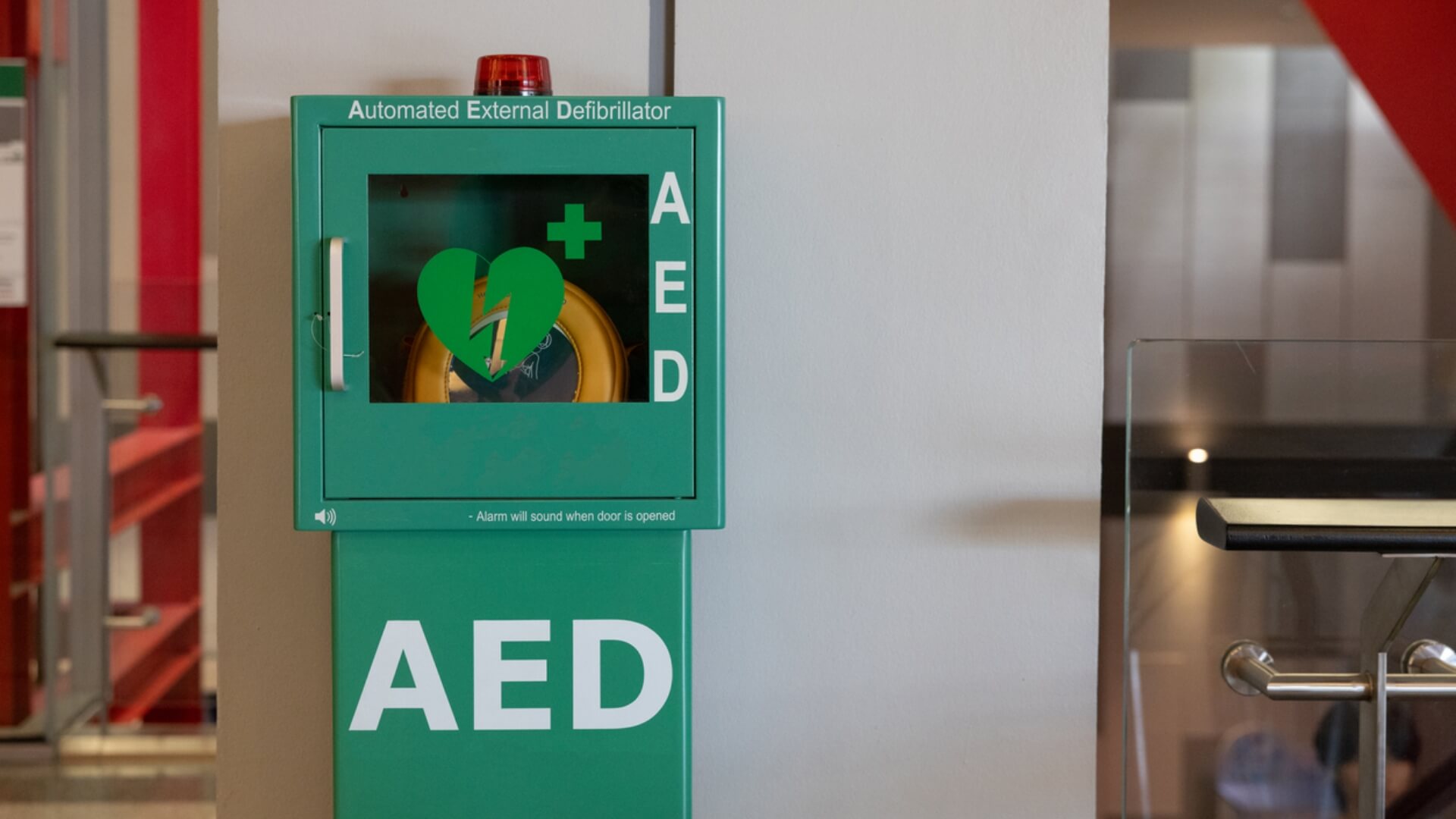 AED Survival Rate Explained What’s the Average Success Rate | CPR1