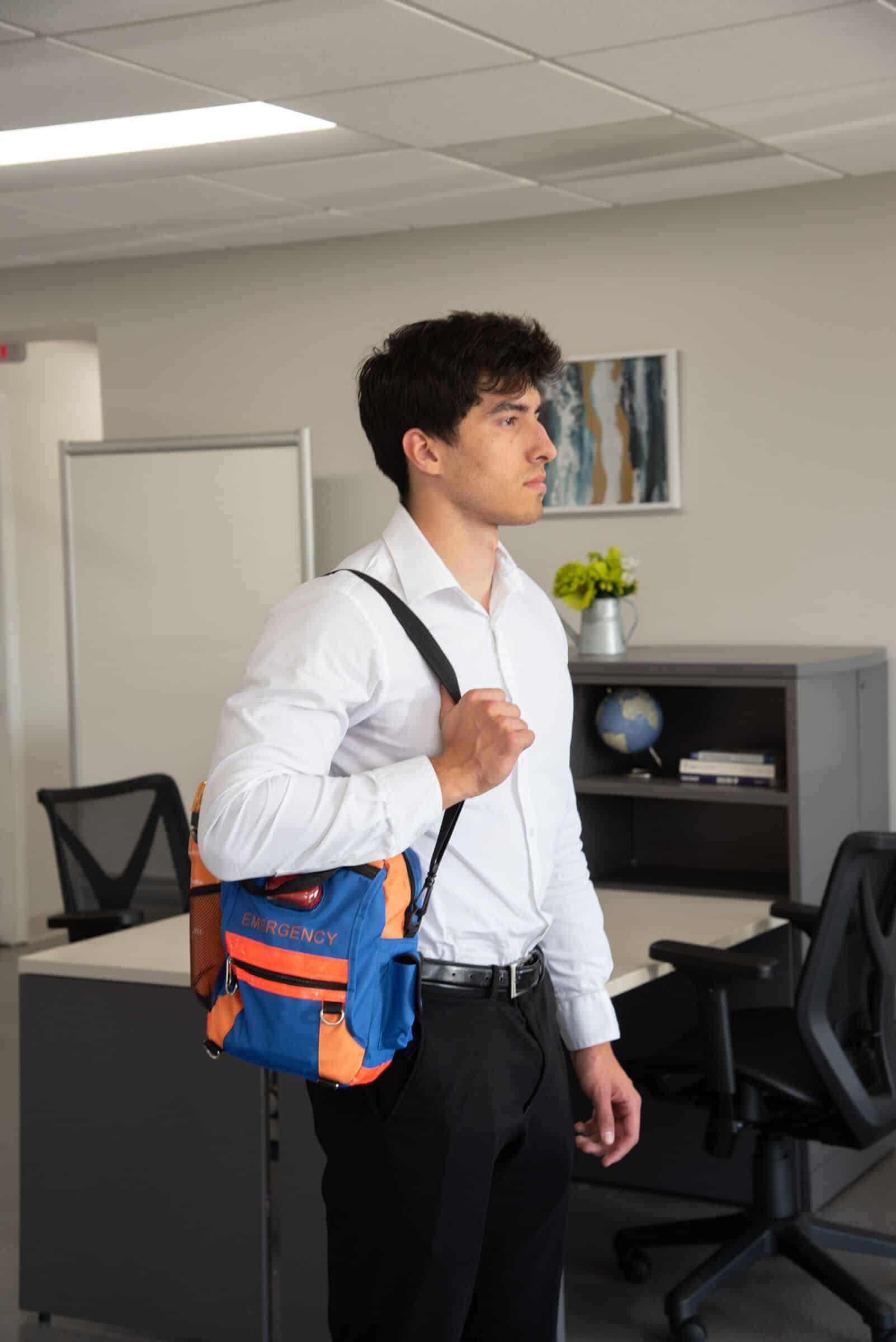 SecurEvac High-VisibilitySafety Grab-and-Go 6 SecurEvac High VisibilitySafety Grab and Go 6
